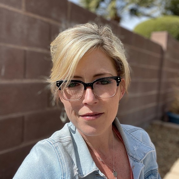 Meet your Posher, Monica - Picture 1 of 1